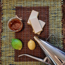 Carregar imagem no visualizador da galeria, Sabão 100% Azeite, com Mel e Limão