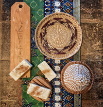 Carregar imagem no visualizador da galeria, Sabão 100% Azeite, com Canela e Pimenta